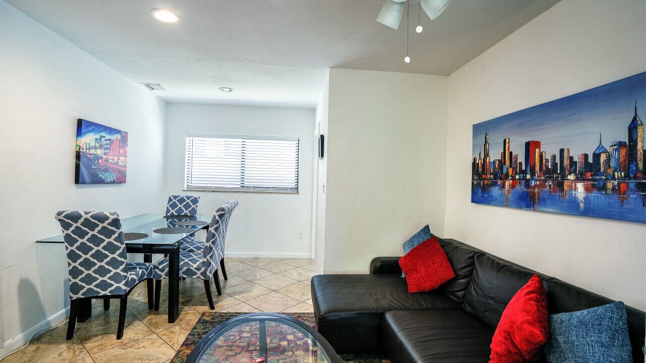 Photo of Livingroom in Hendricks and Venice Isles