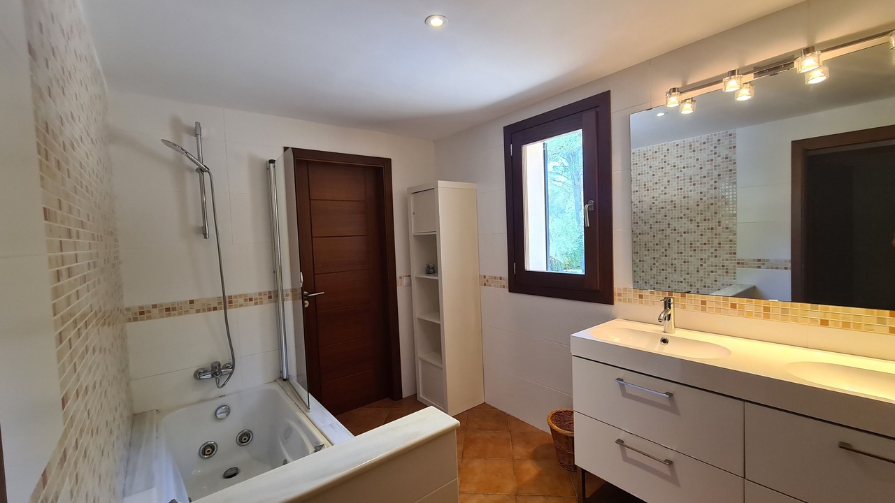 Photo of Bathroom in Crestatx