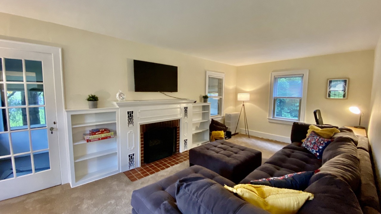 Photo of Livingroom in Saugerties