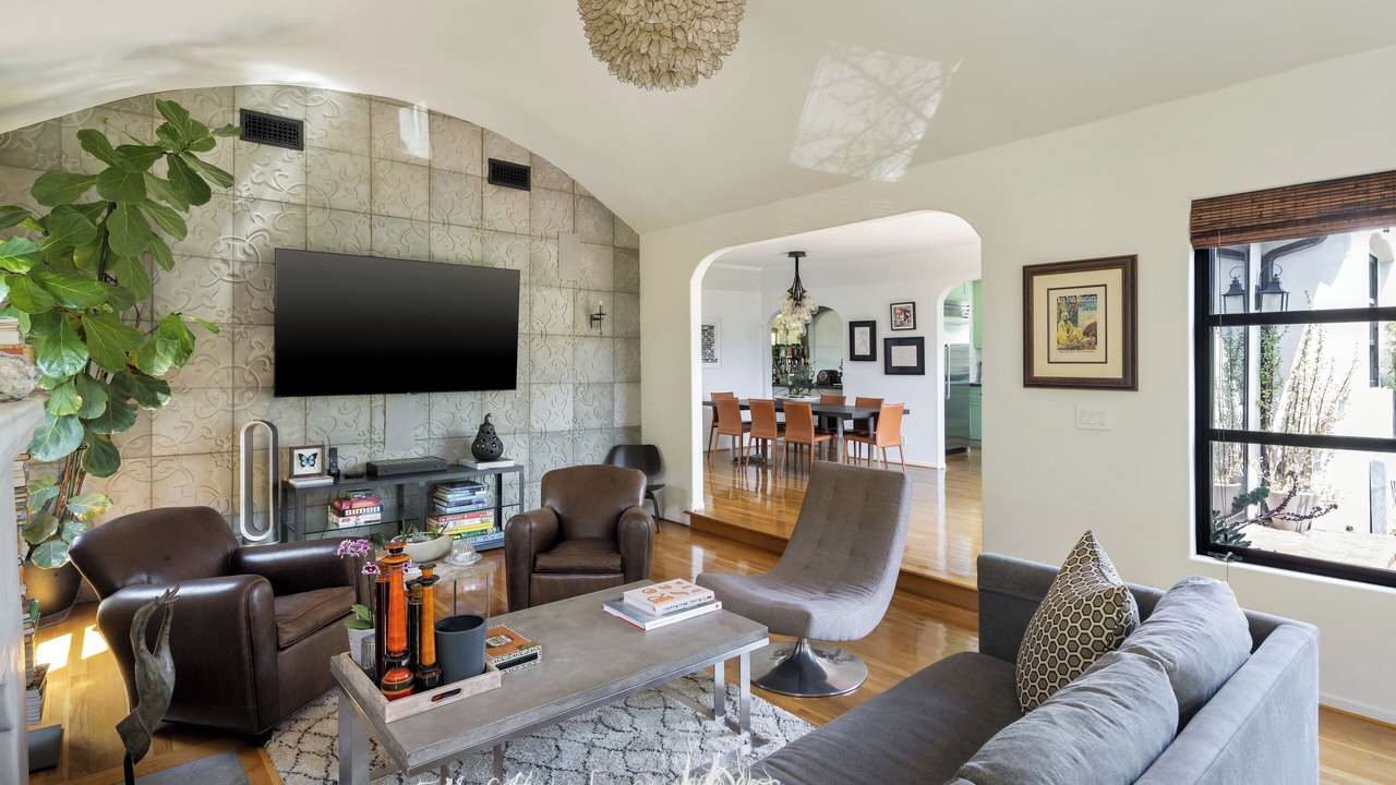 Photo of Bedroom in Mid-Wilshire