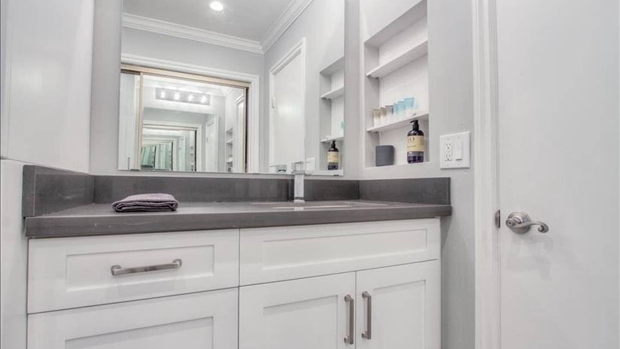 Photo of Bathroom in Los Angeles