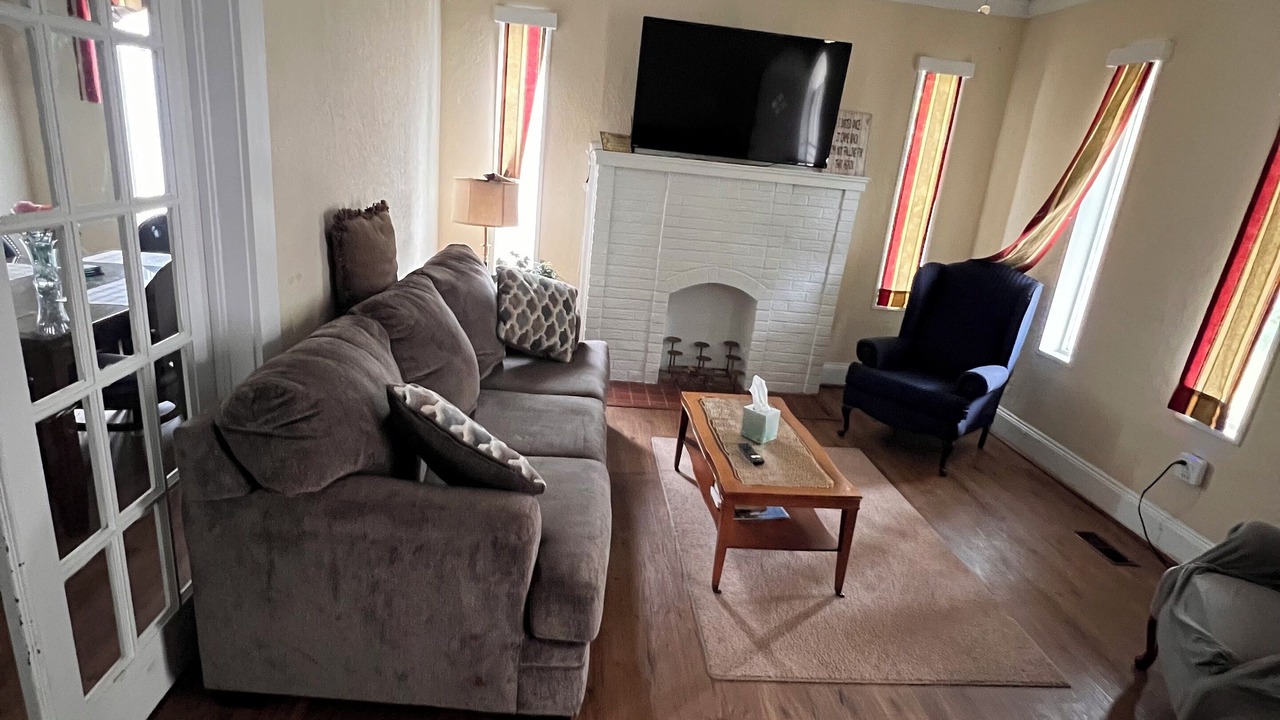 Photo of Livingroom in Anniston