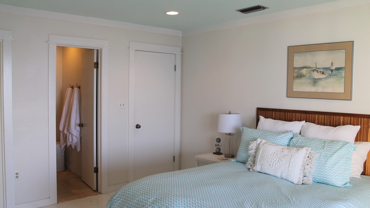 Photo of Bedroom in Silver Cay