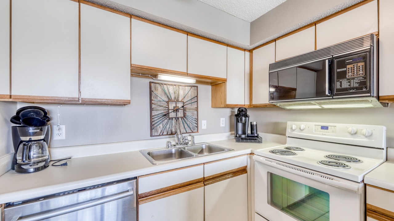Photo of Kitchen in Orange Beach East