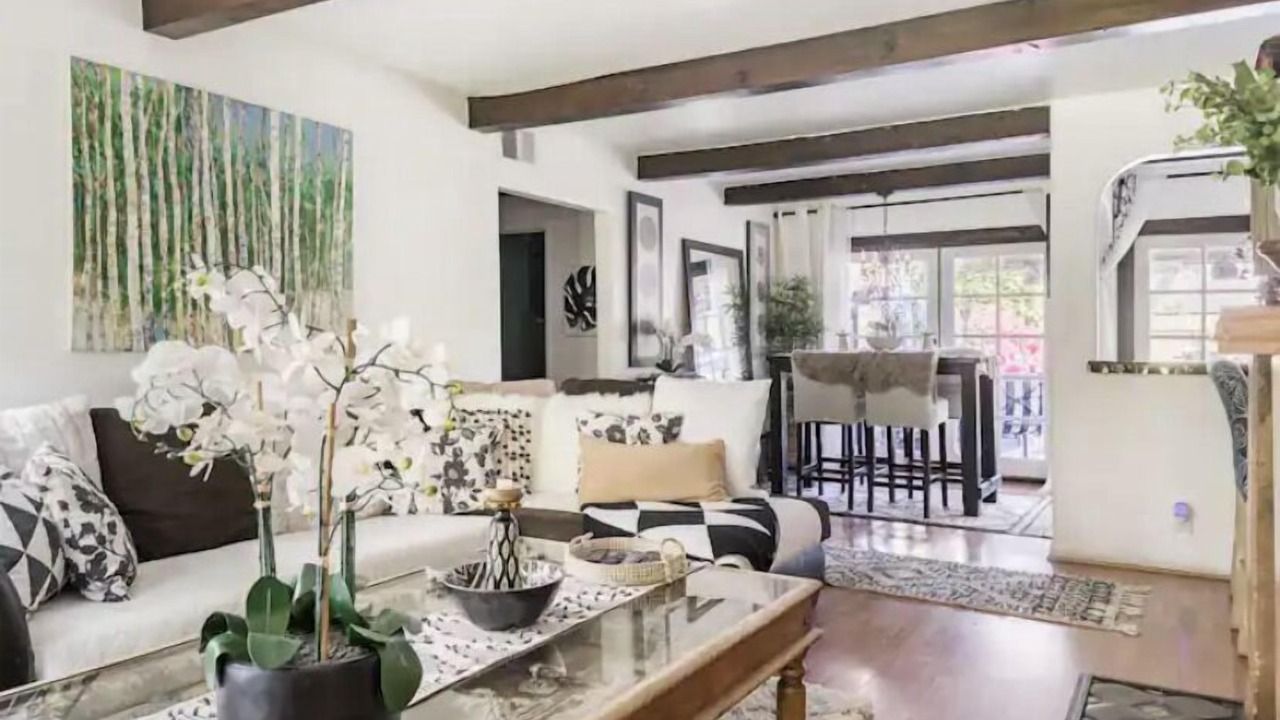 Photo of Livingroom in Lake Balboa