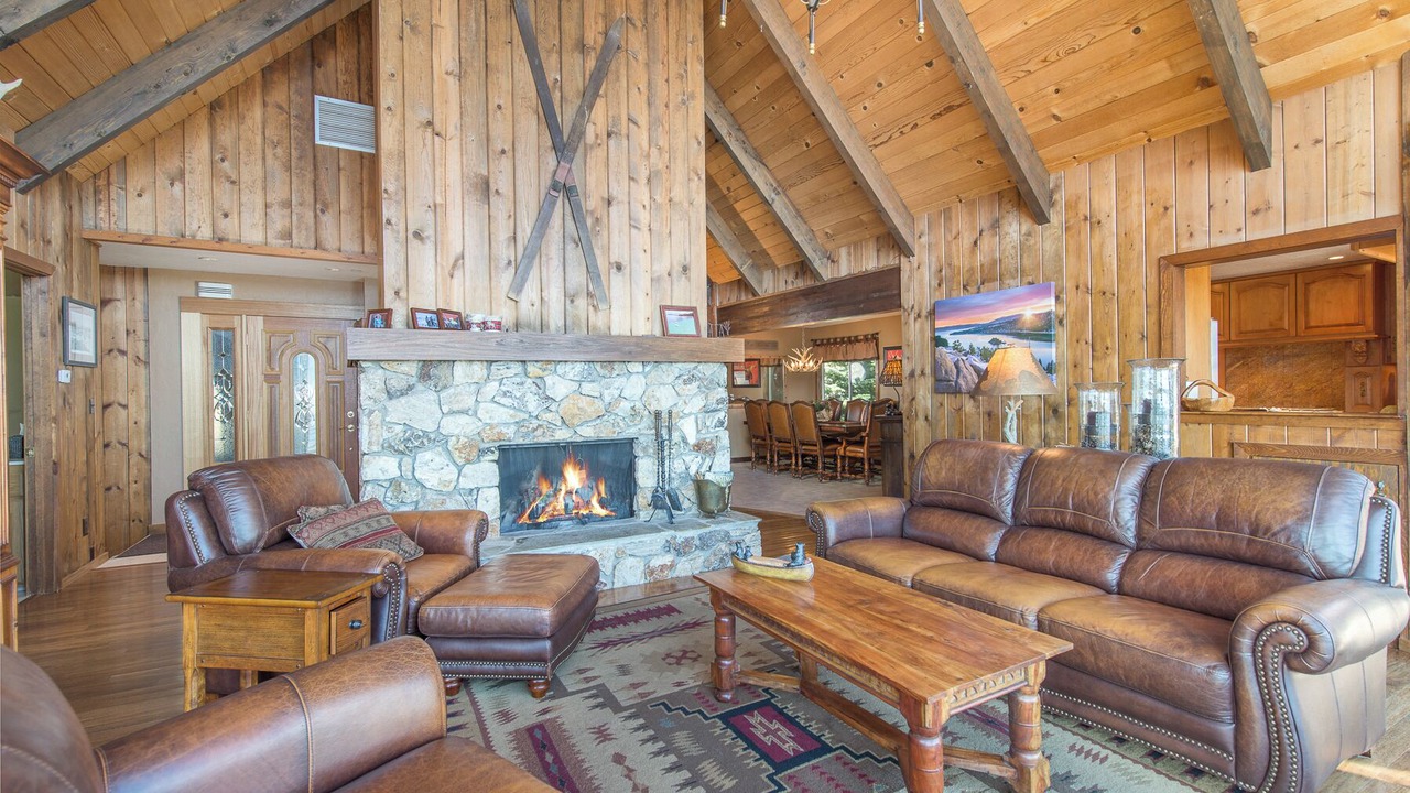 Photo of Livingroom in Meeks Bay