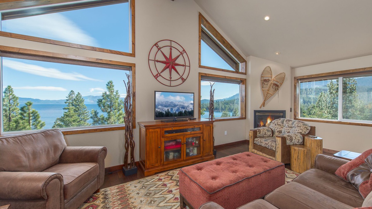 Photo of Livingroom in Meeks Bay