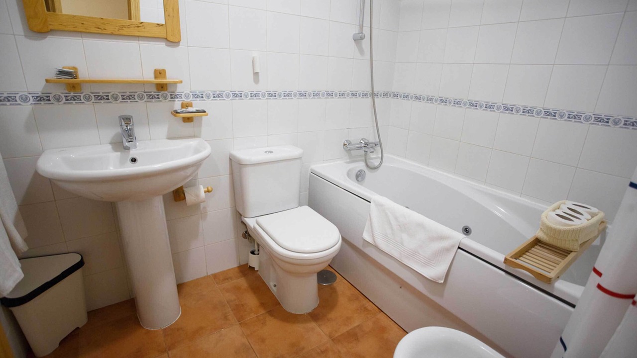 Photo of Bathroom in Pinuecar