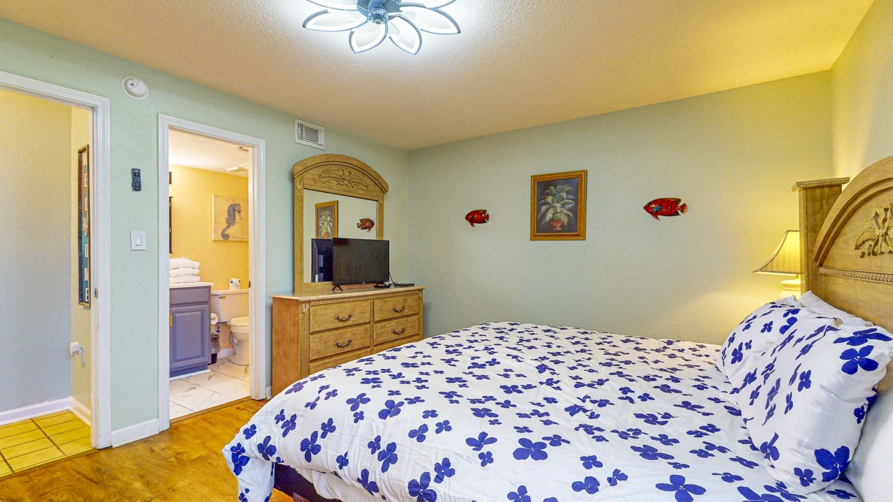 Photo of Bedroom in Gulf Shores