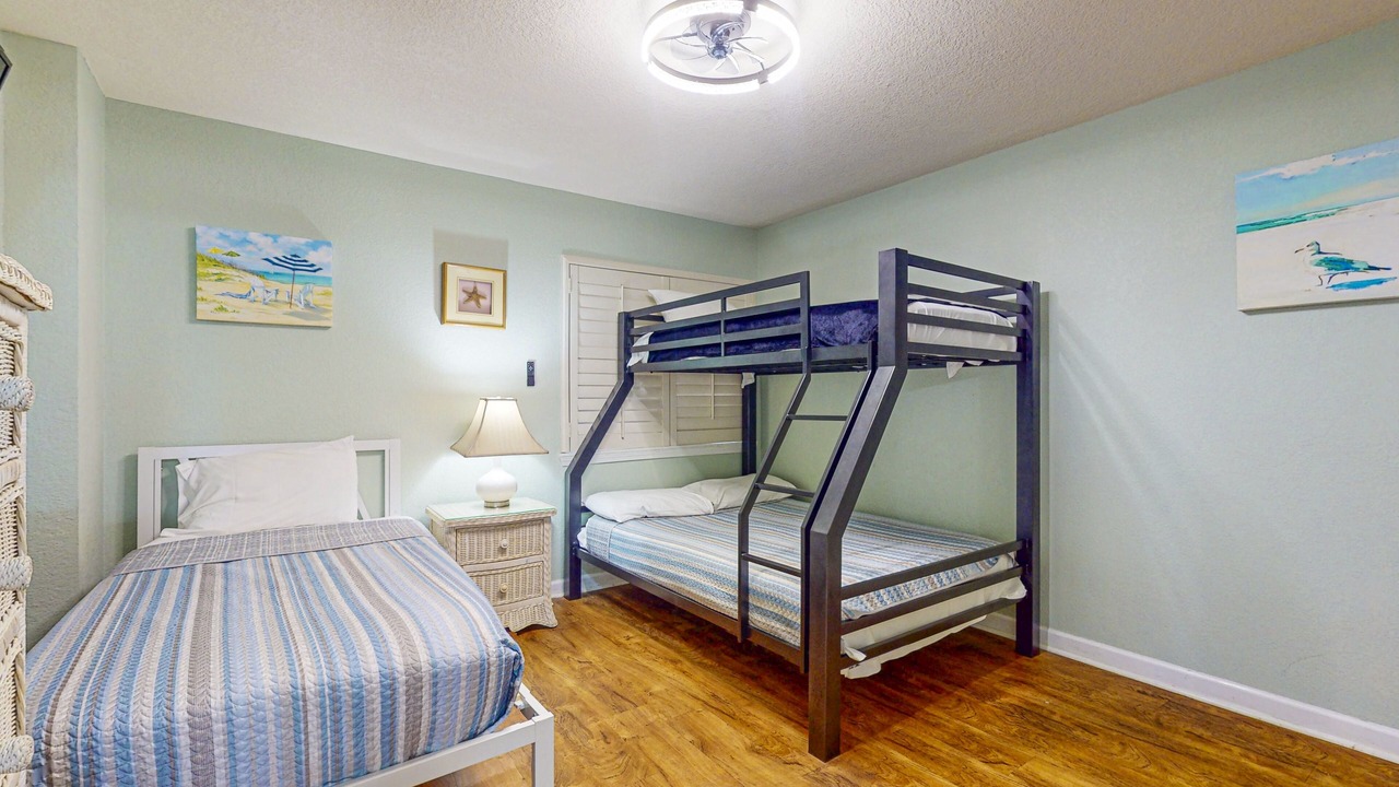 Photo of Bedroom in Gulf Shores