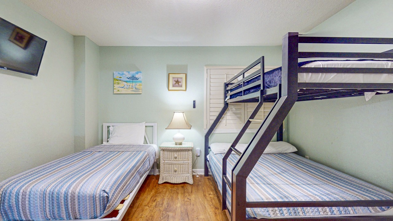 Photo of Bedroom in Gulf Shores