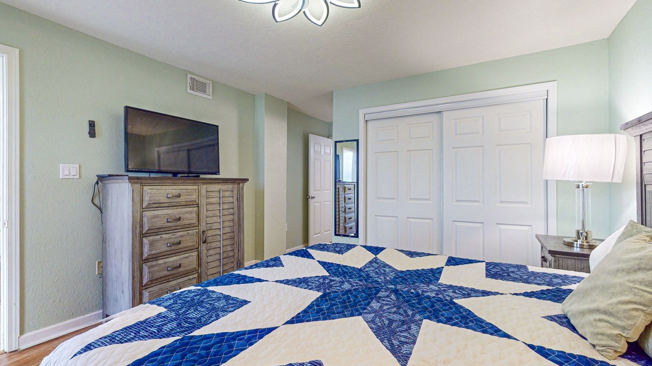 Photo of Bedroom in Gulf Shores