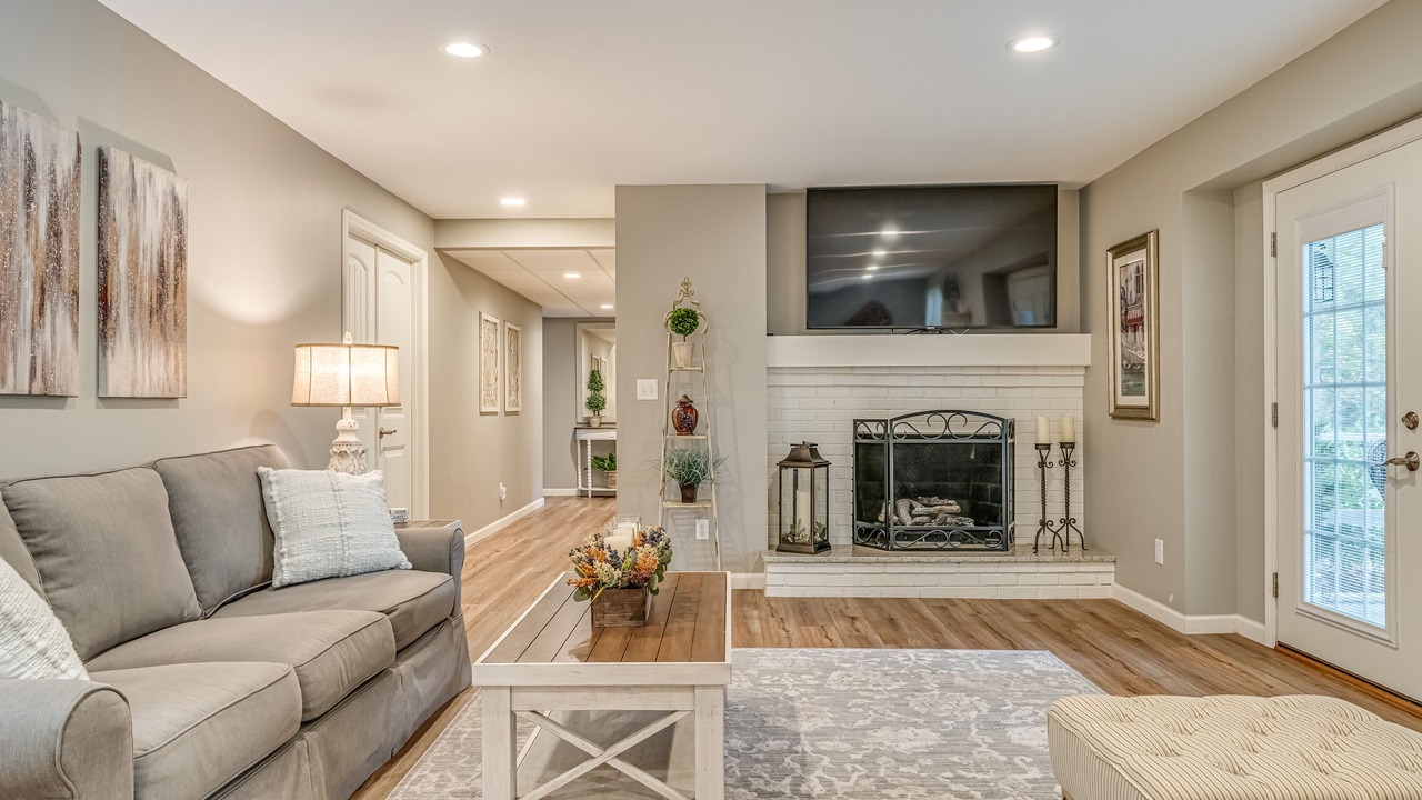 Photo of Livingroom in Flat Rock