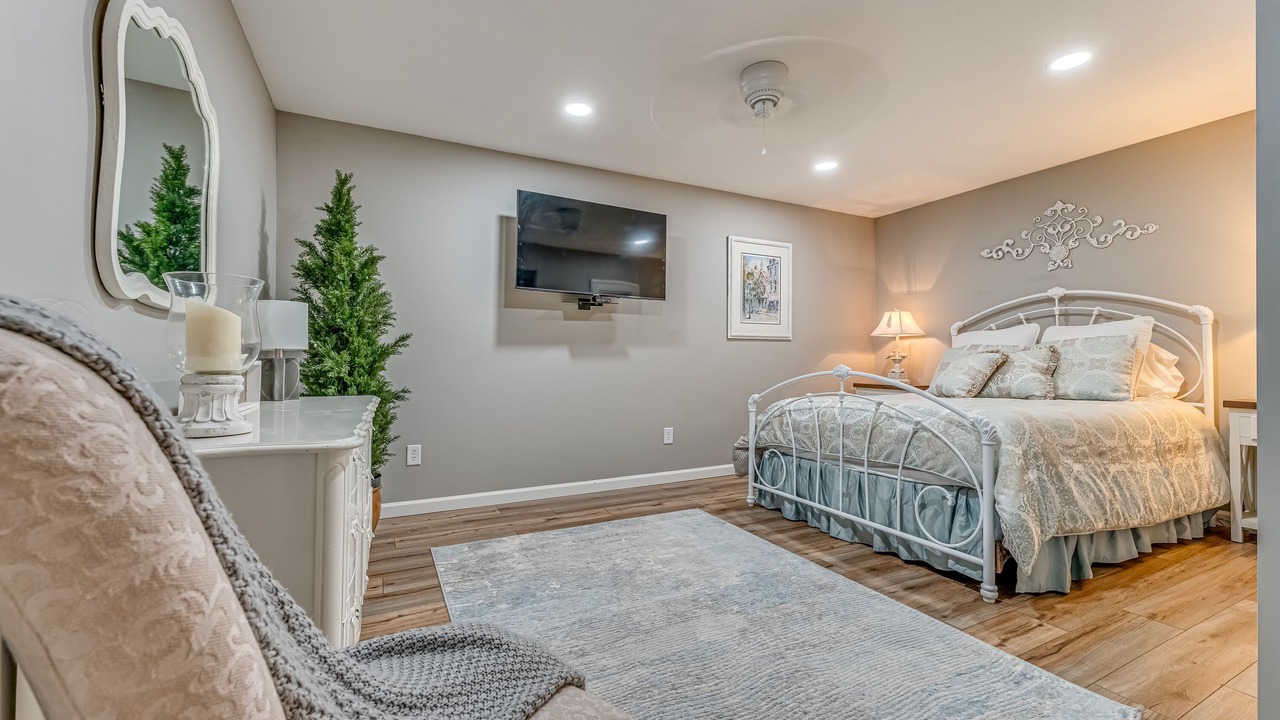 Photo of Bedroom in Flat Rock