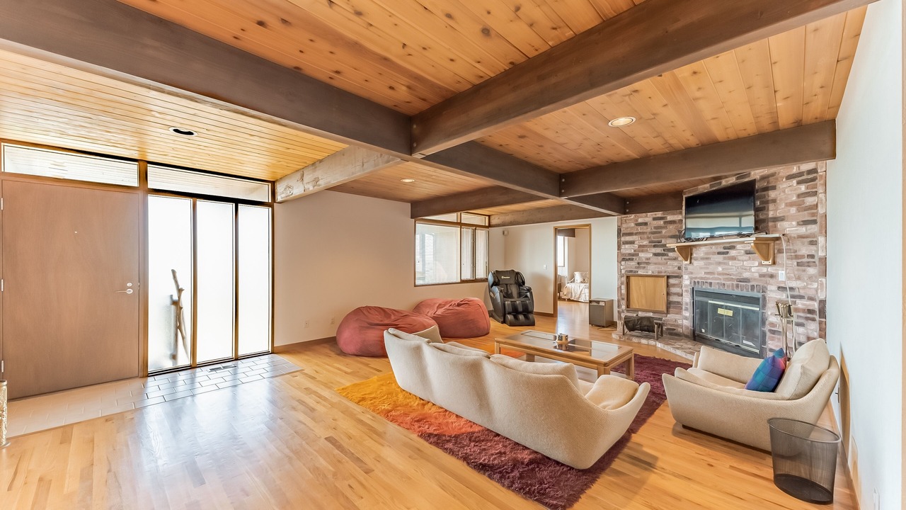 Photo of Livingroom in Crescent City North