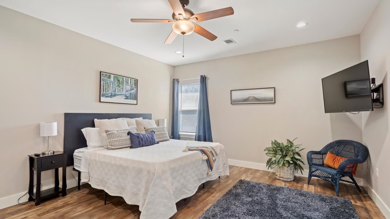 Photo of Bedroom in Long Beach