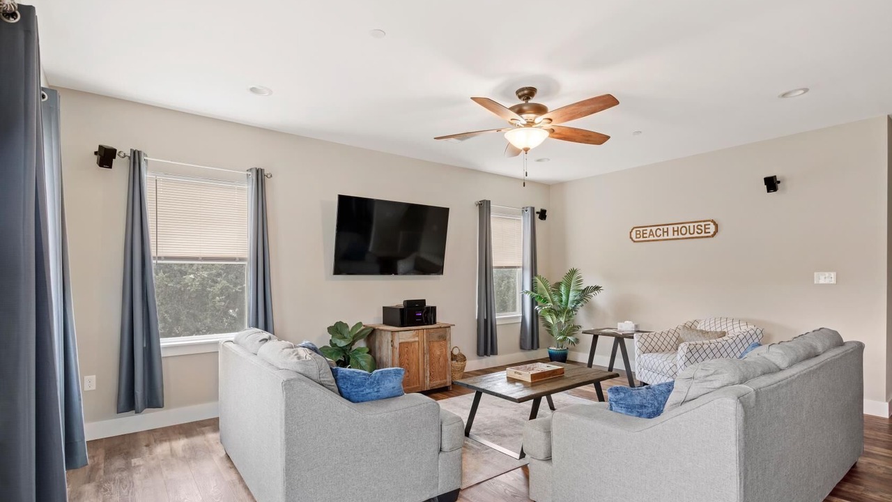 Photo of Livingroom in Long Beach