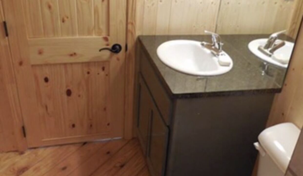 Photo of Bathroom in Alpine Bay