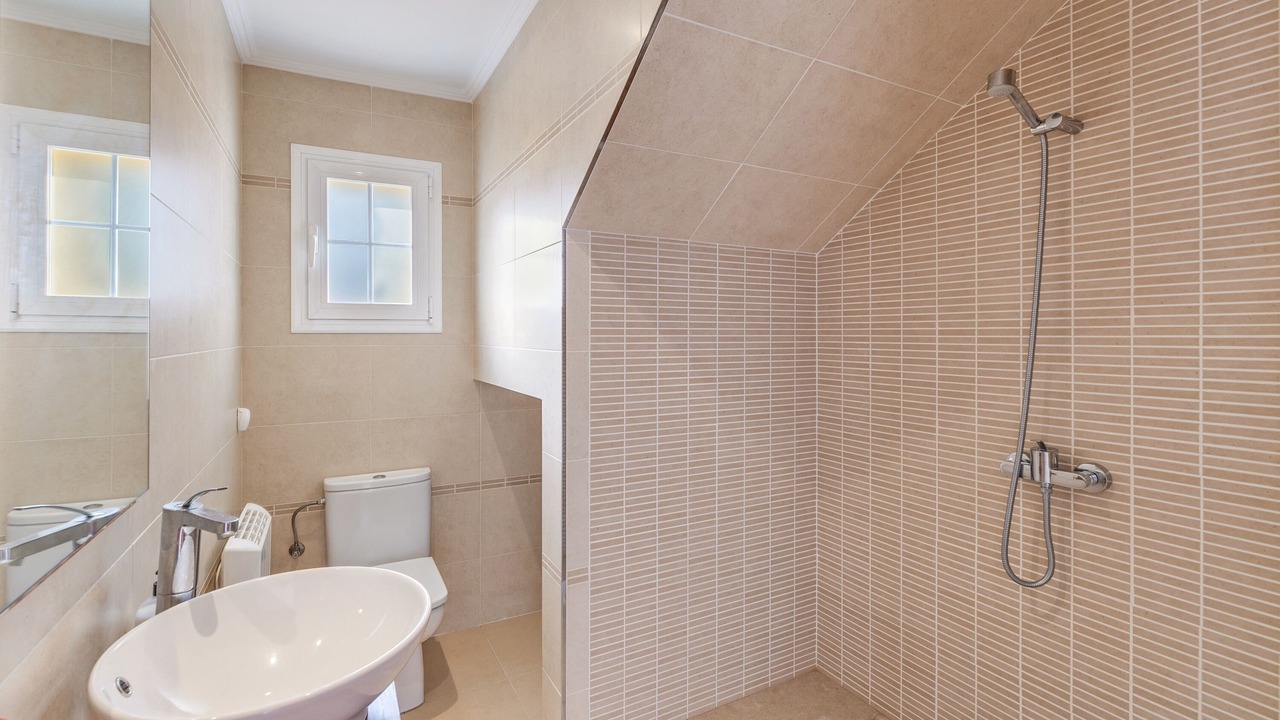 Photo of Bathroom in Tolleric
