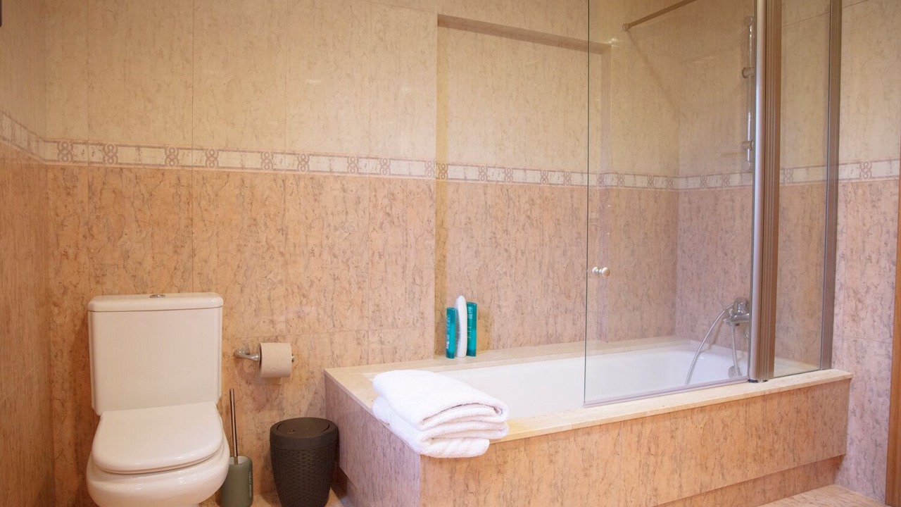 Photo of Bathroom in Llampaies