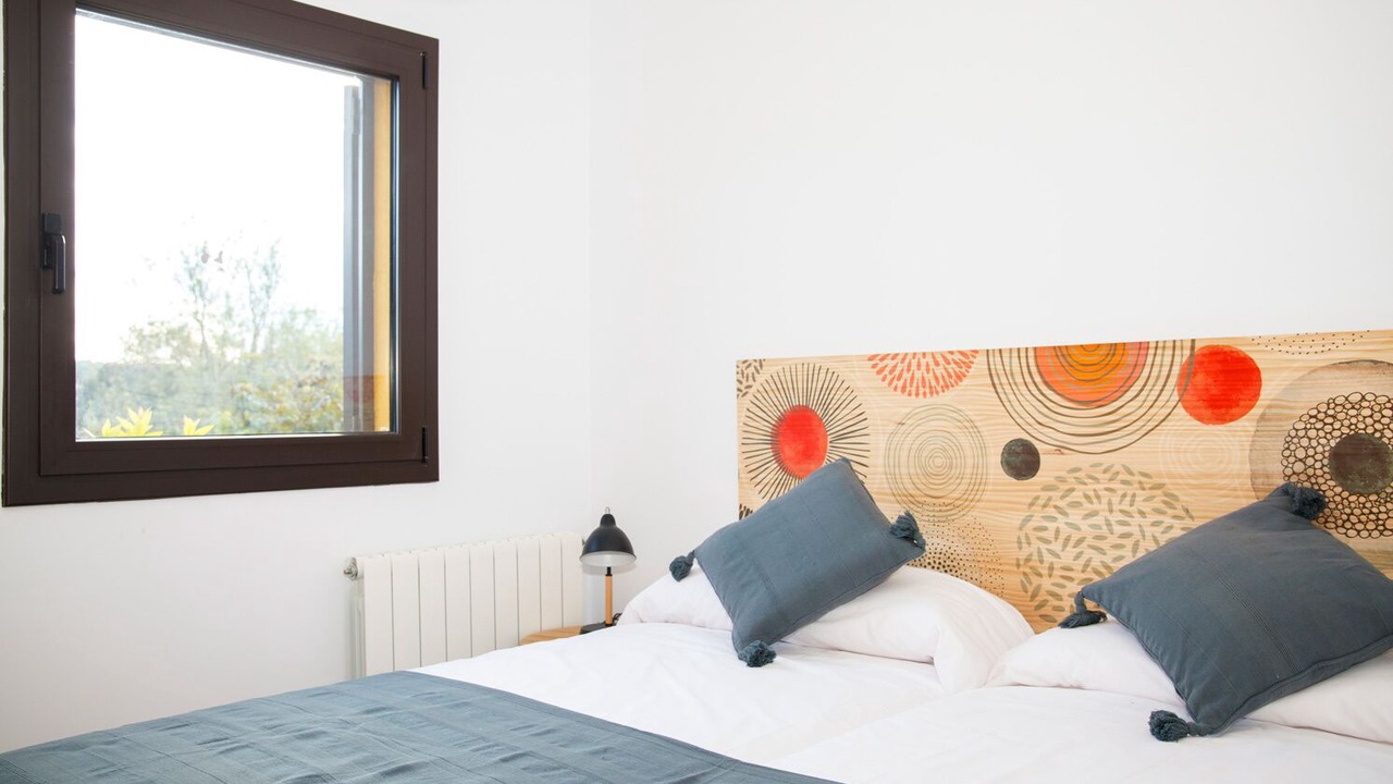 Photo of Bedroom in Llampaies