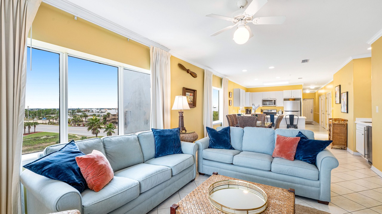 Photo of Livingroom in Orange Beach East