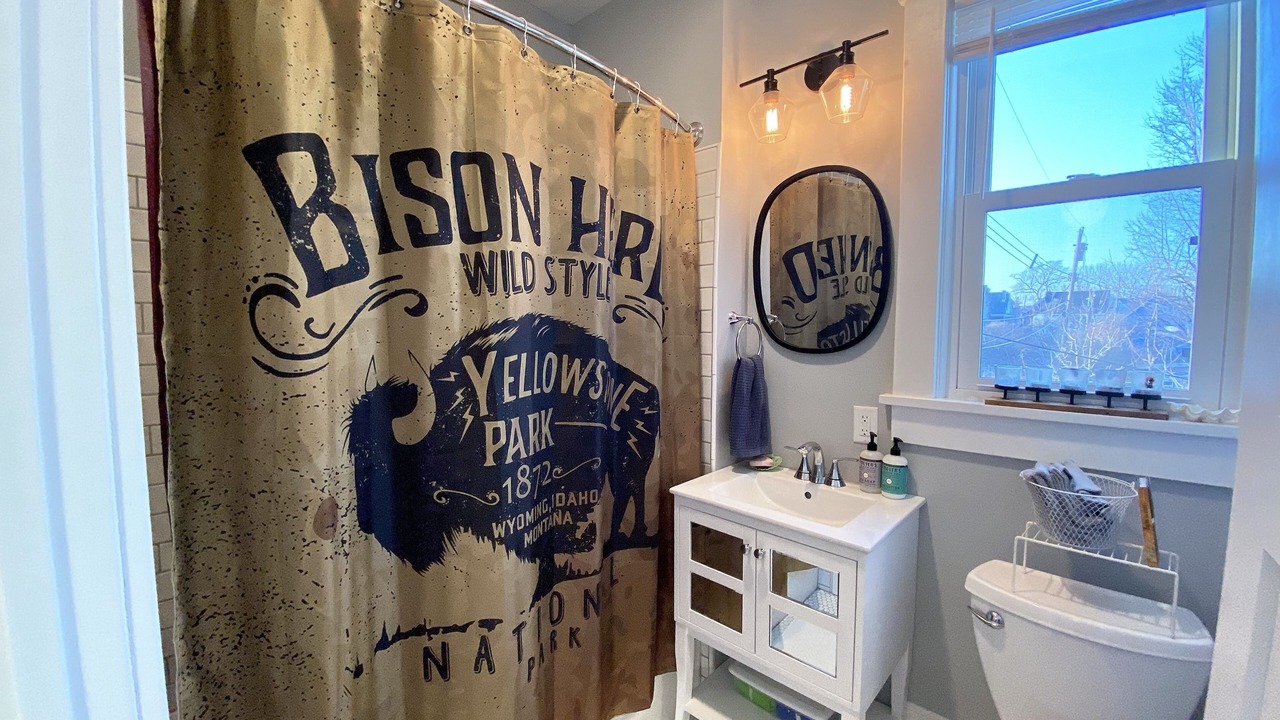 Photo of Bathroom in Front Park