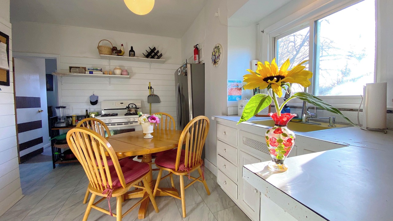 Photo of Kitchen in Front Park