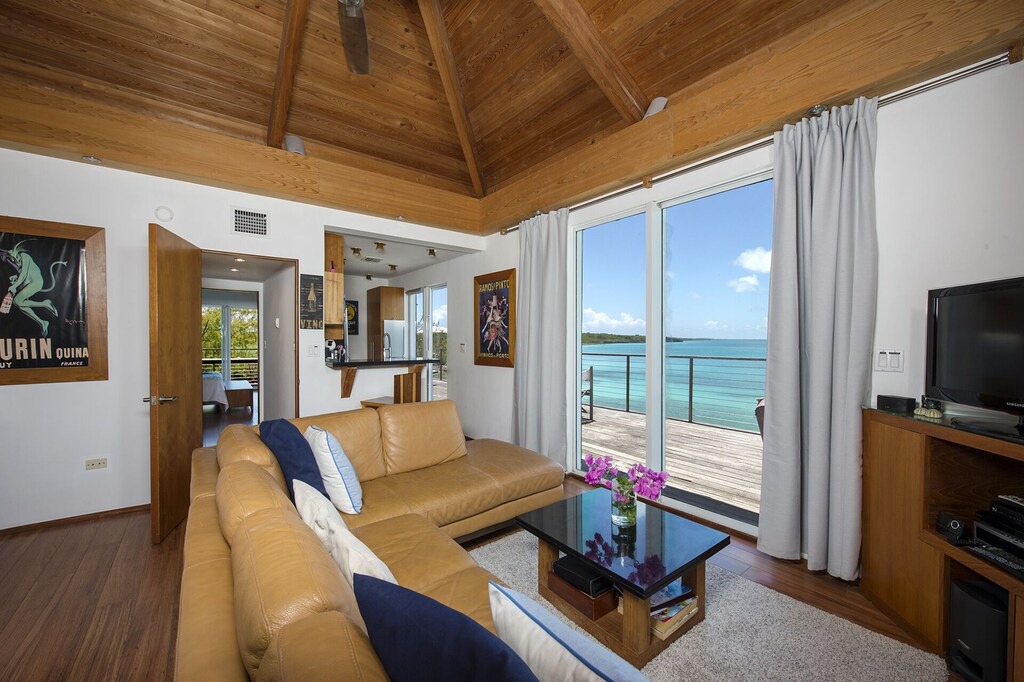 Photo of Livingroom in Savannah Sound