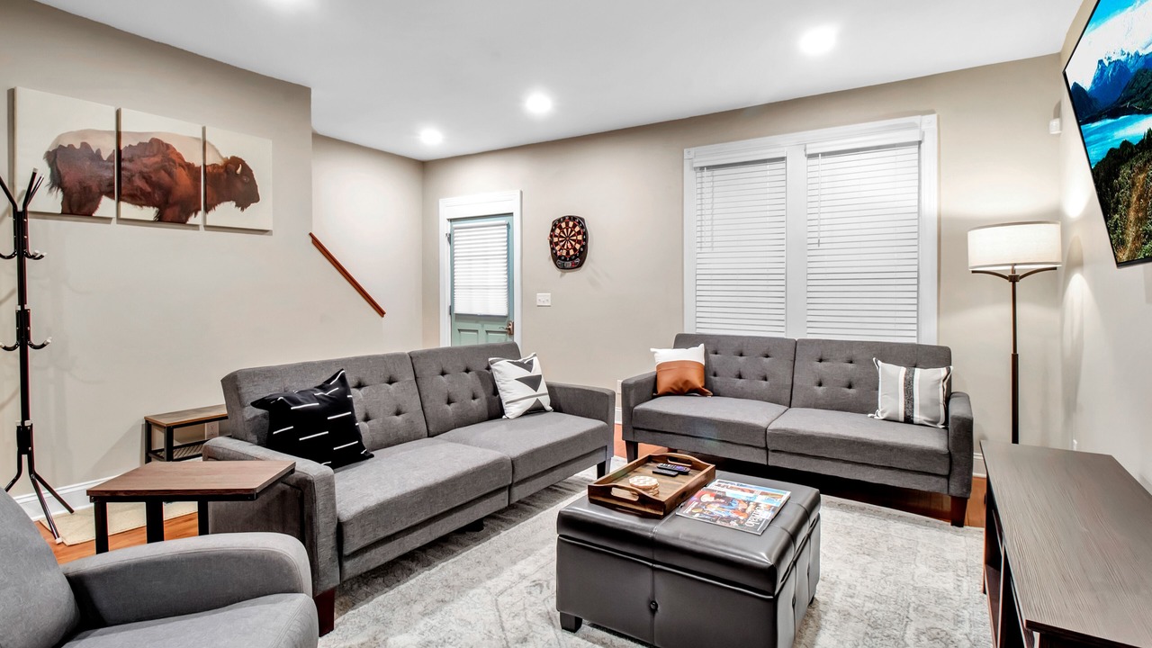 Photo of Livingroom in Front Park