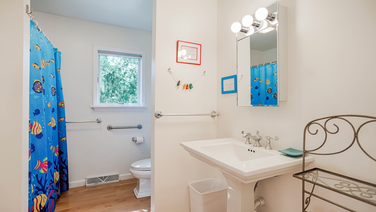 Photo of Bathroom in Valois