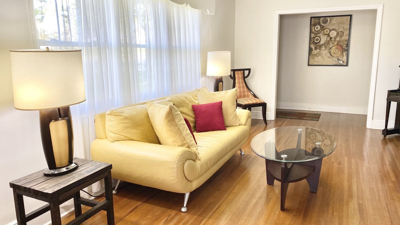 Photo of Livingroom in Toddville Road