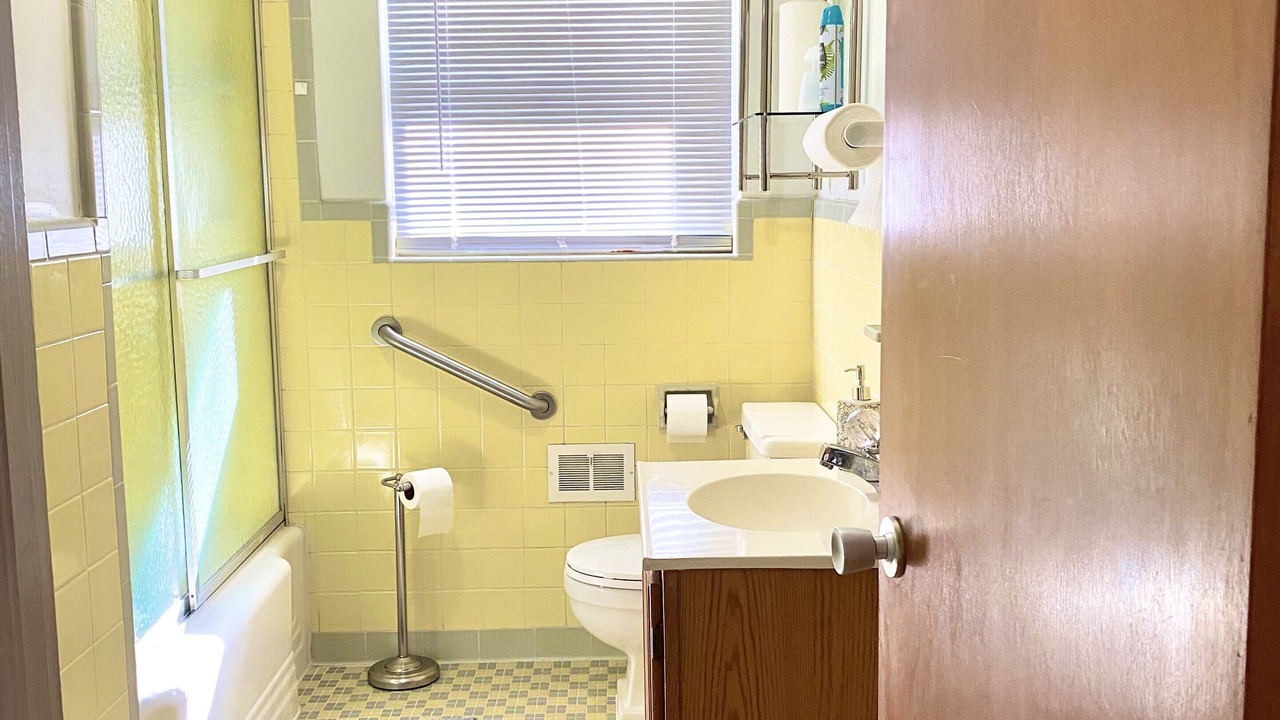 Photo of Bathroom in Toddville Road