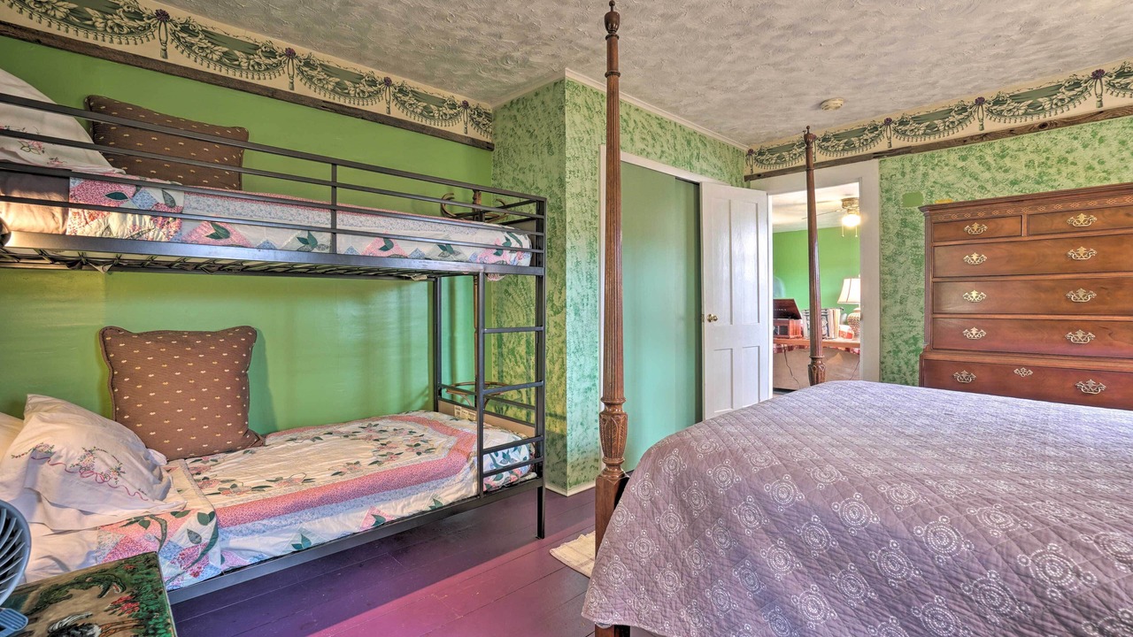 Photo of Bedroom in Cambridge Springs