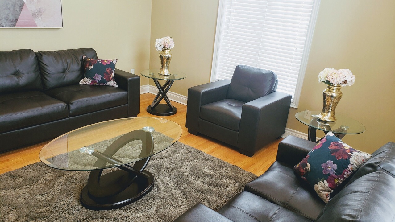 Photo of Livingroom in Churchill Meadows