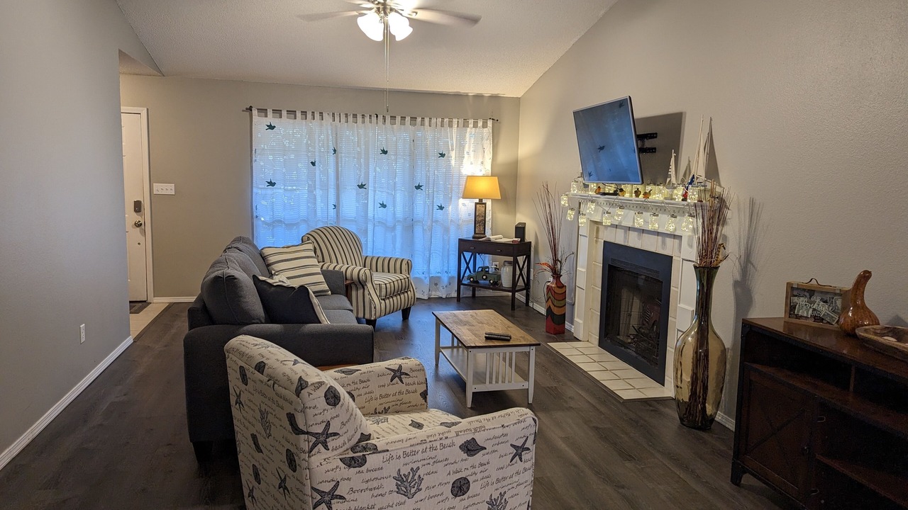 Photo of Livingroom in Northeast Pensacola