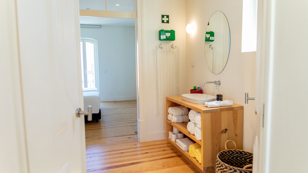 Photo of Bathroom in Cacilhas