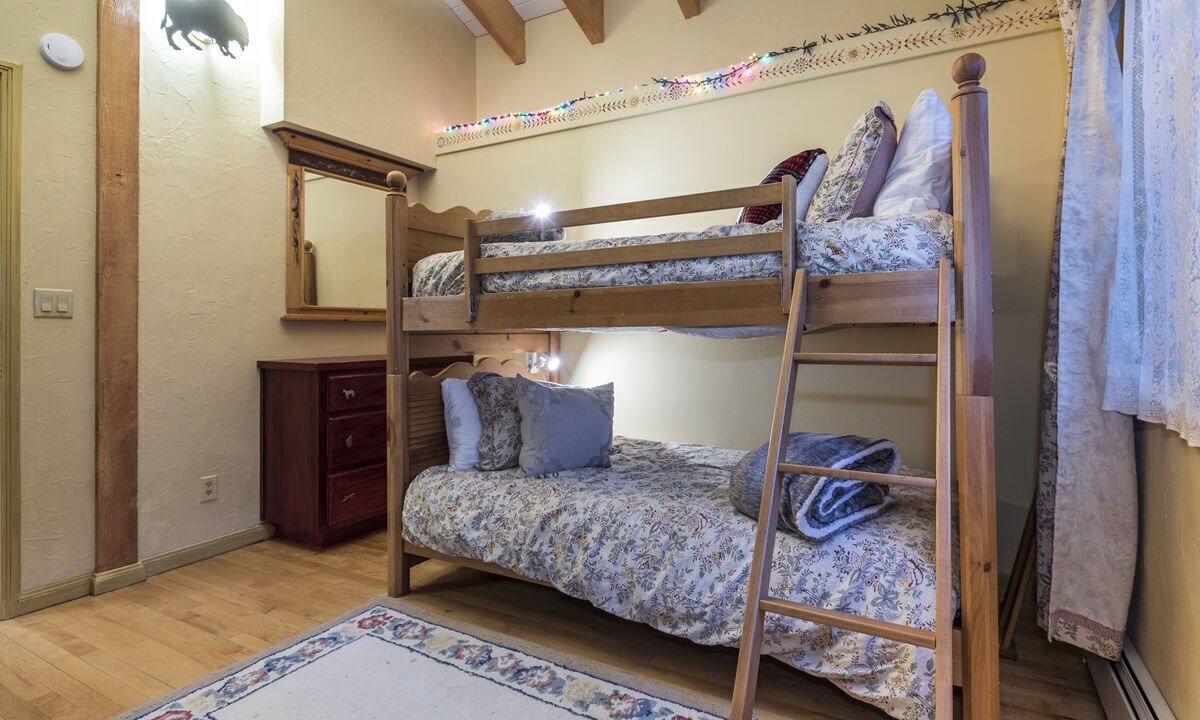 Photo of Bedroom in Tahoe Pines