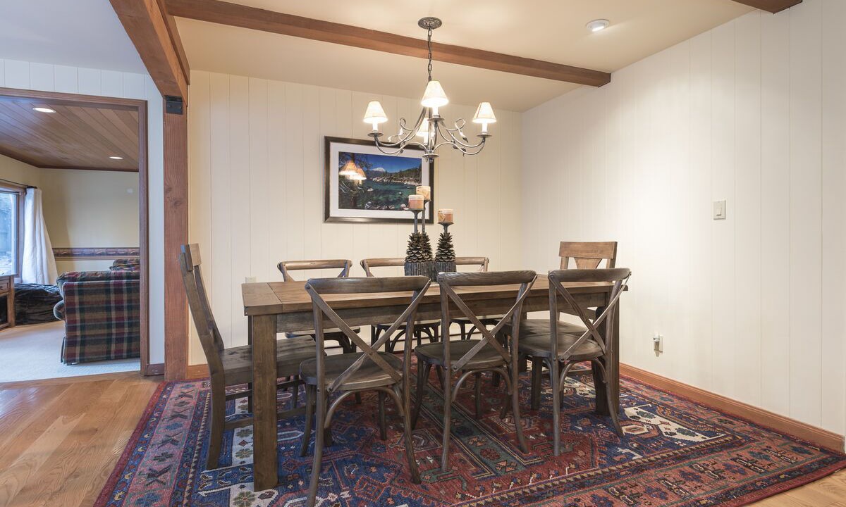 Photo of Livingroom in Tahoe Pines