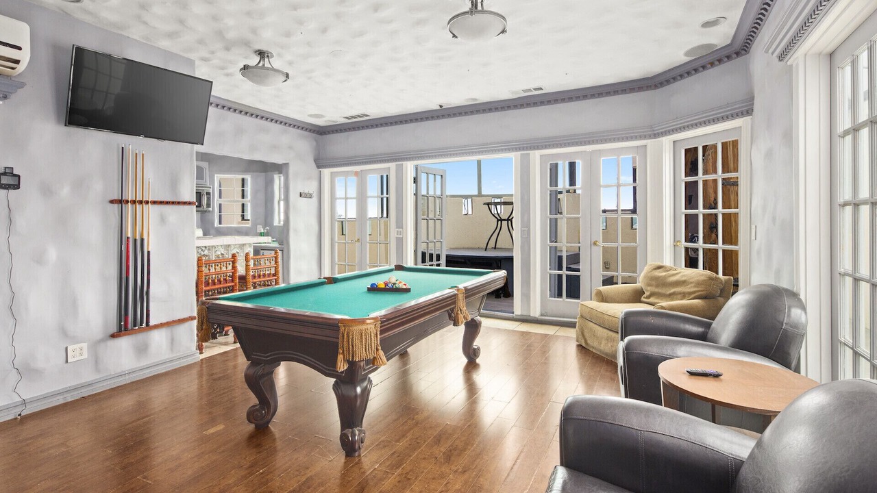 Photo of Bedroom in Hollywood Dell