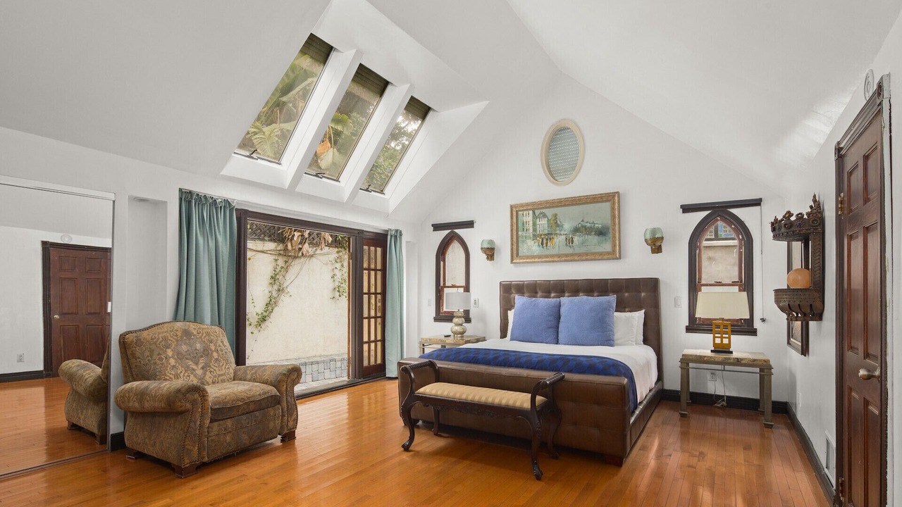 Photo of Bedroom in Hollywood Dell