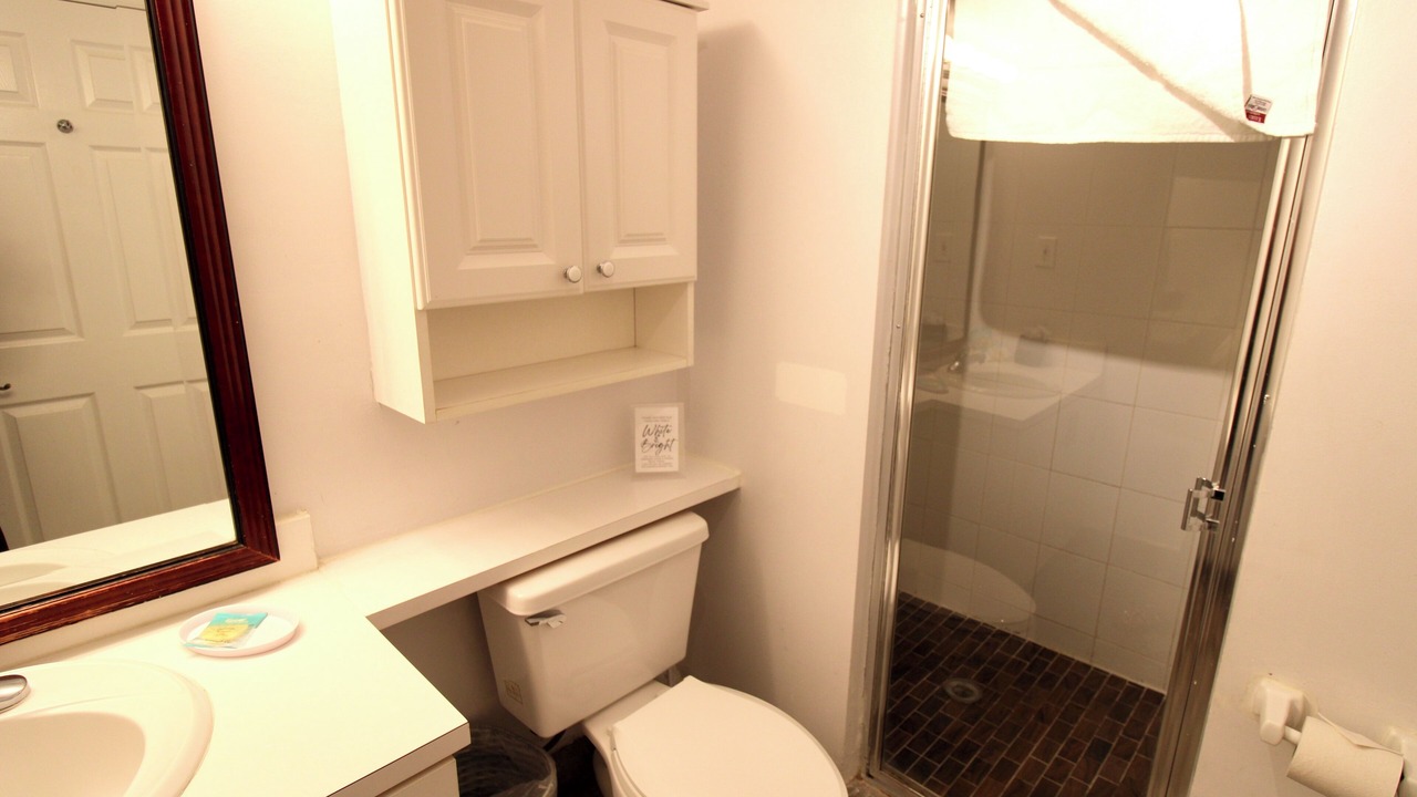 Photo of Bathroom in Mid Beach