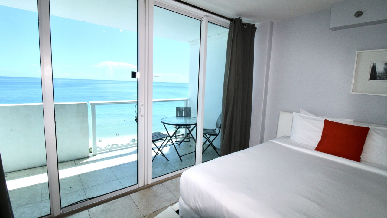 Photo of Bedroom in Mid Beach