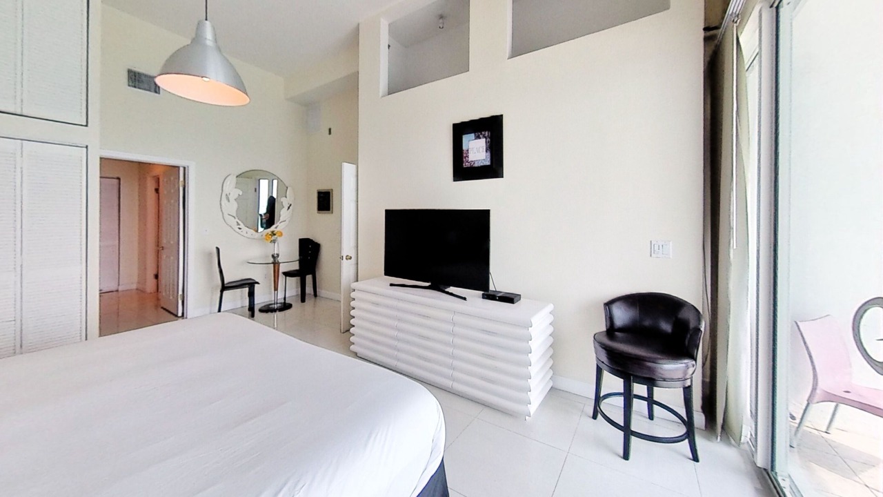 Photo of Bedroom in Mid Beach