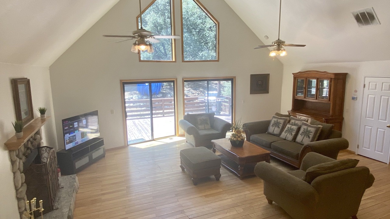 Photo of Livingroom in Pine Mountain Club