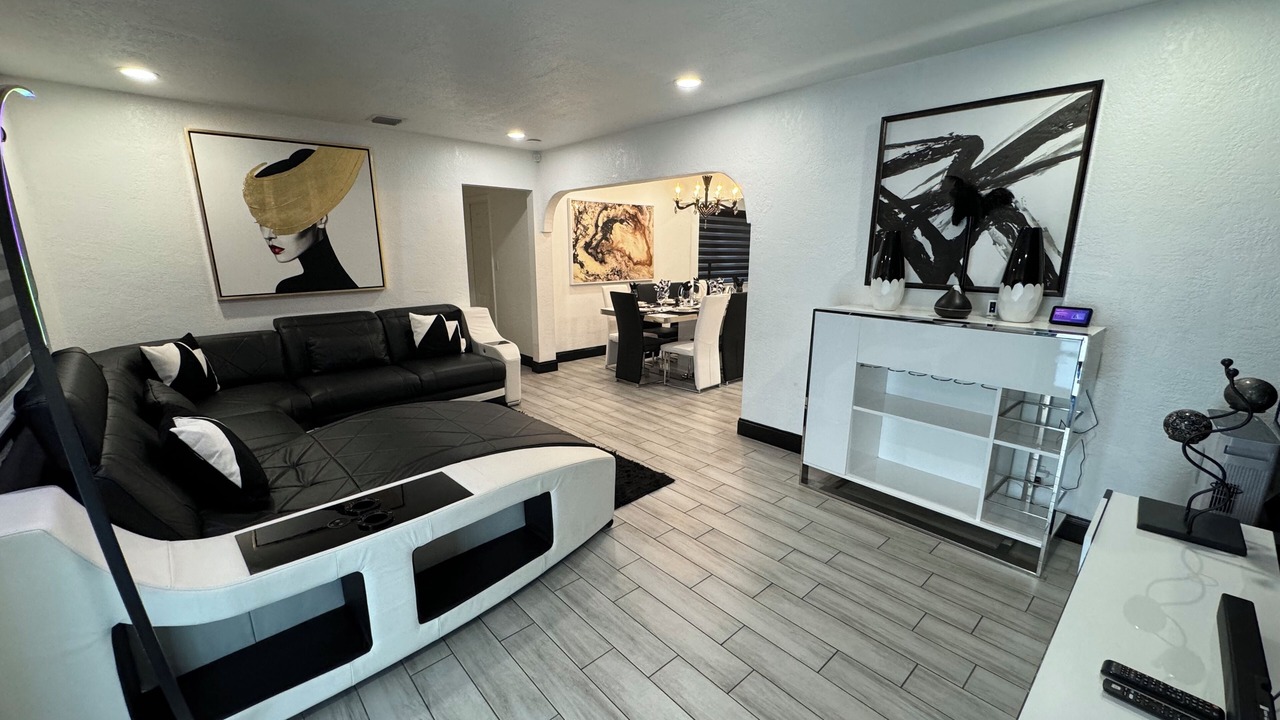 Photo of Bedroom in Dania Beach