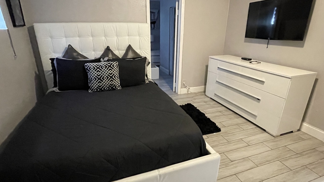 Photo of Bedroom in Dania Beach
