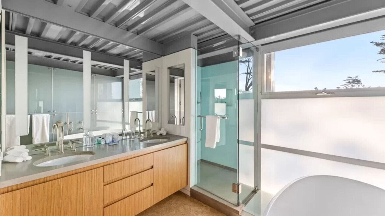 Photo of Bathroom in Western Malibu