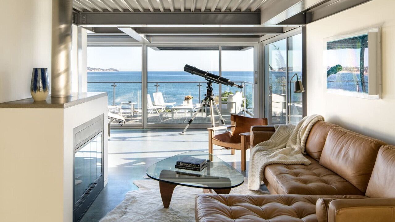 Photo of Livingroom in Western Malibu