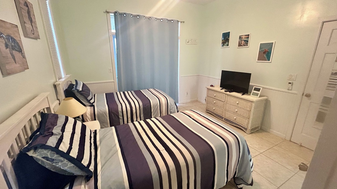 Photo of Bedroom in Green Turtle Cay